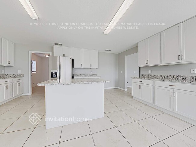 Building Photo - 3070 Sandstone Cir