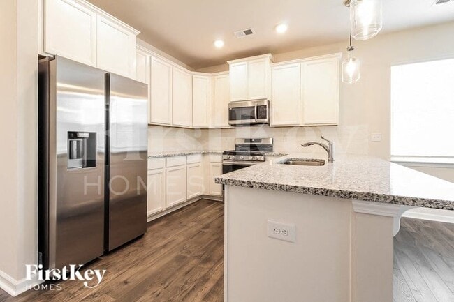 Building Photo - 808 Birchcrest Wy