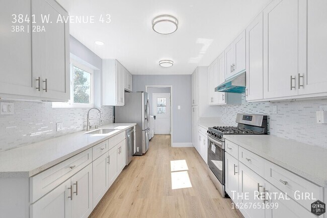 Building Photo - Darling Dream Front House! | Central NELA ...