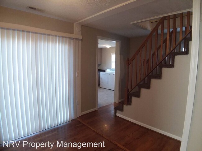 Foto del edificio - 3 br, 2 bath House - 106 Monroe Street