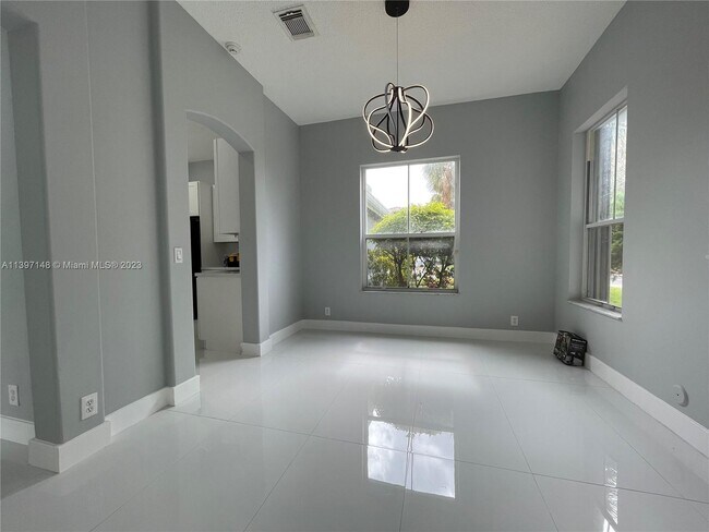 Foto del edificio - 3577 SW 51st St