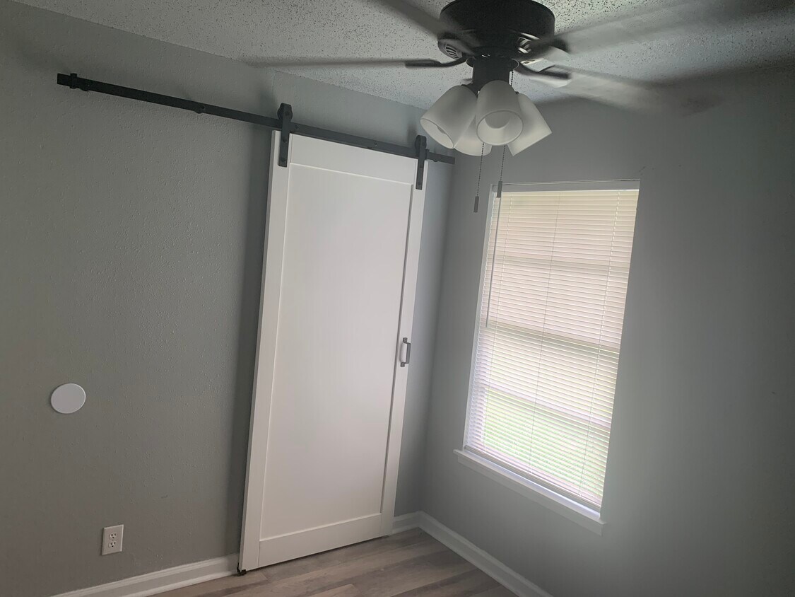 Foto del edificio - 8019 Remuda Dr