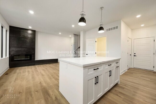 Building Photo - 6523 Marsh Ave