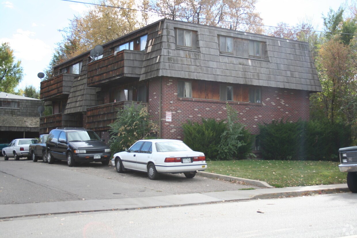Primary Photo - 1701 Warren Ave