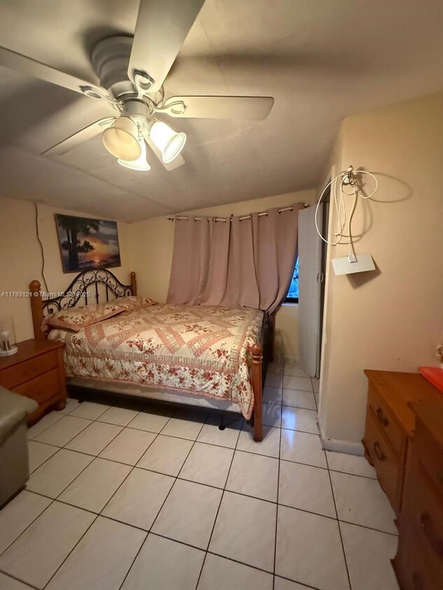 Primary Photo - 18670 Belview Dr