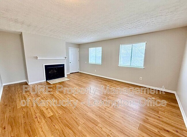 Foto del edificio - 3772 Camelot Dr