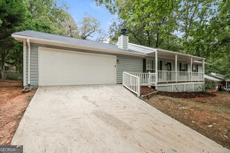 Building Photo - 155 Hunt Ridge Dr
