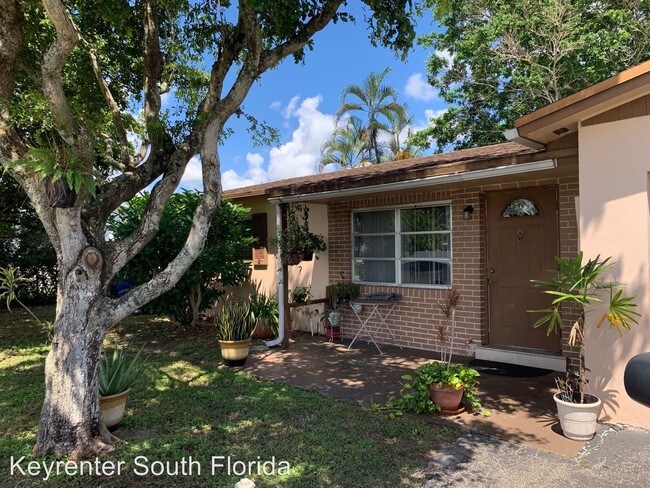 Building Photo - 3 br, 1 bath House - 414 Sw 72 Ave.