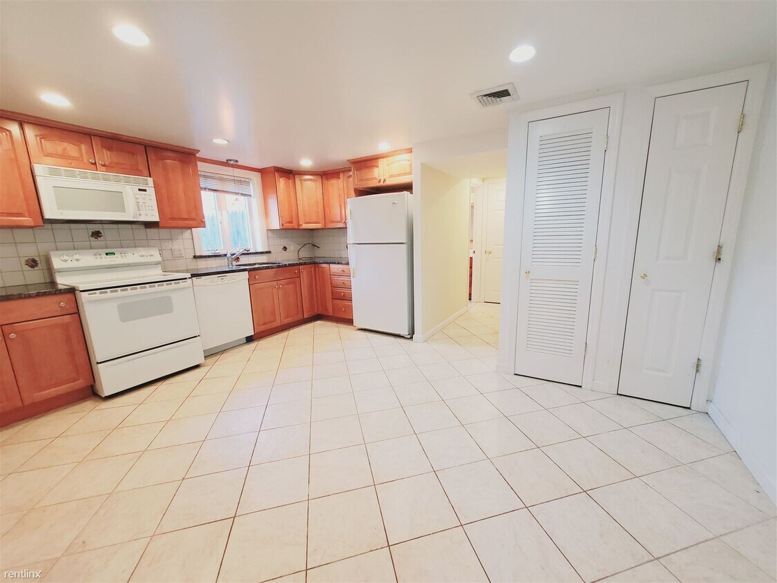 Primary Photo - 1 br, 1 bath Condo - 302 Hamilton Ave # 1STFL