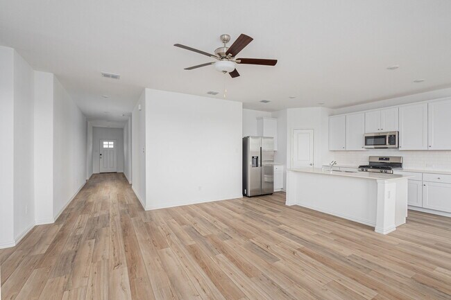 Foto del edificio - 4025 Kaufman Ct