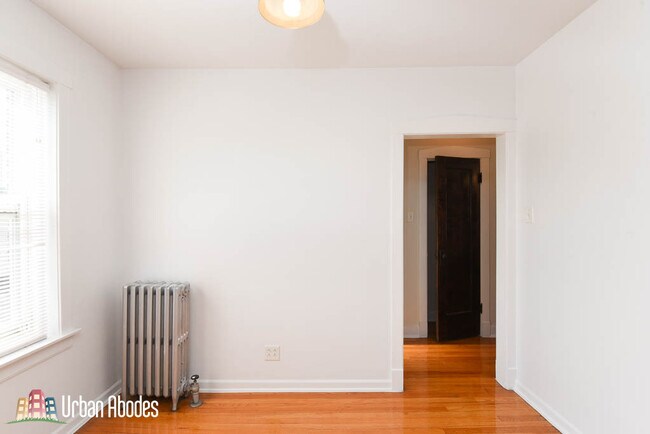 Foto del edificio - 3115 W Foster Ave