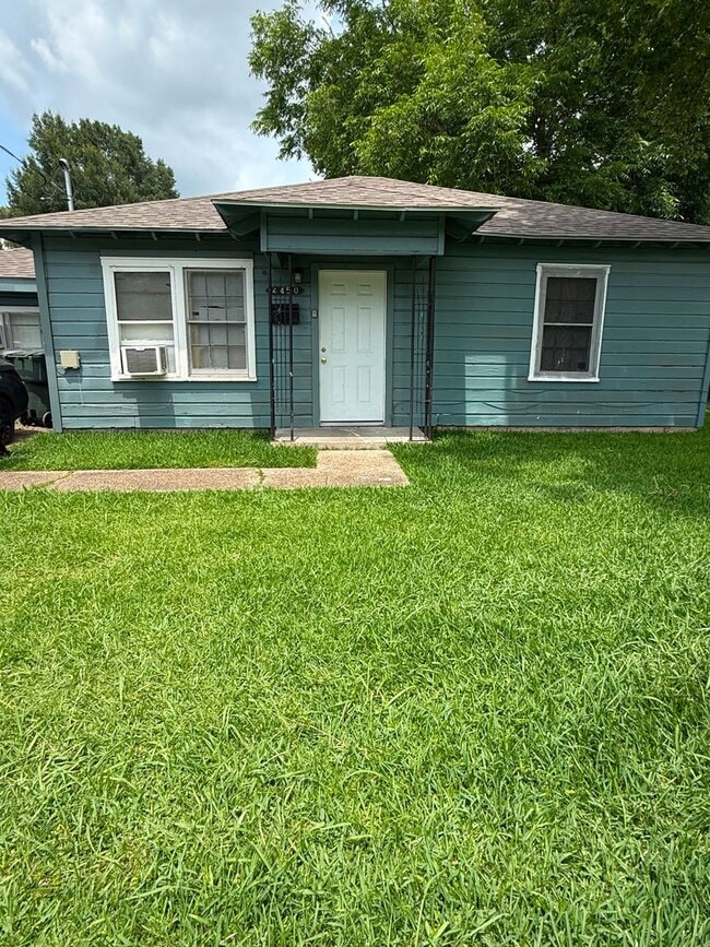 Building Photo - 4450 Dallas Ave