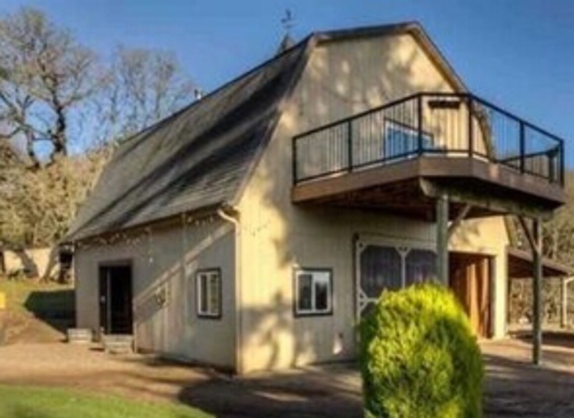 Foto del edificio - 4Bd/5Ba Multi Story Home - Available Soon!