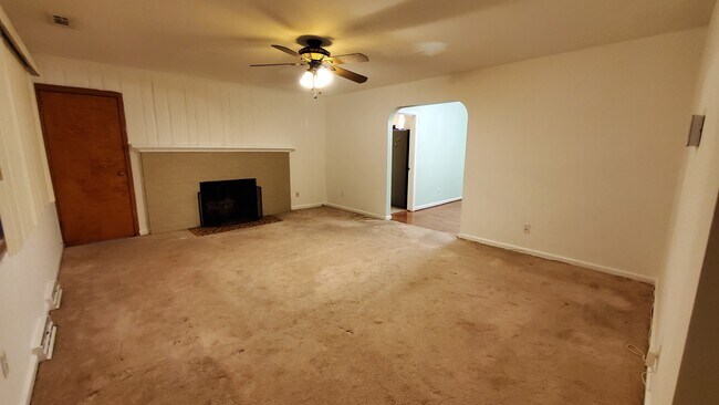 Building Photo - 16 Patton Dr
