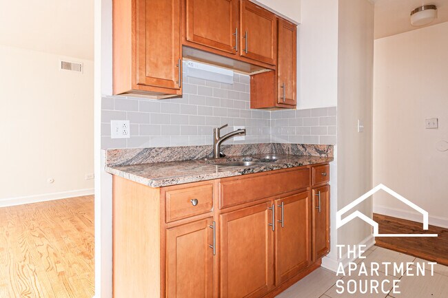 Foto del edificio - 6011 N Winthrop Ave