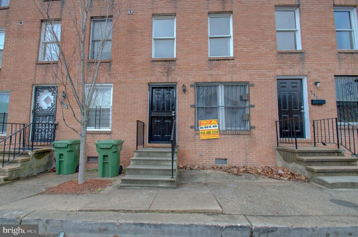 Primary Photo - 704 Brune St