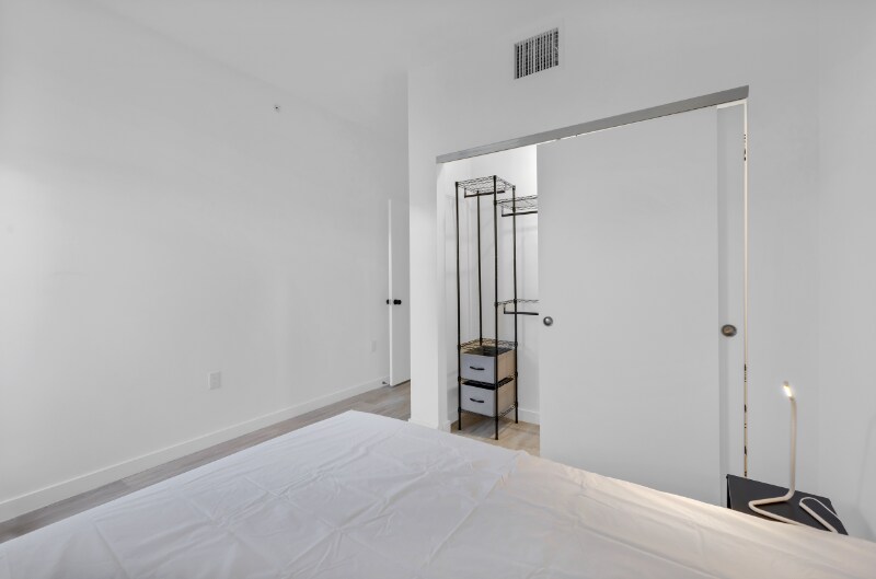 Building Photo - 542 SW 7th St