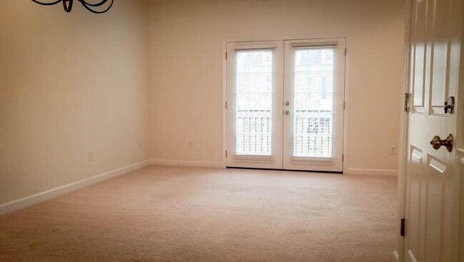 Building Photo - 926 Price Ln