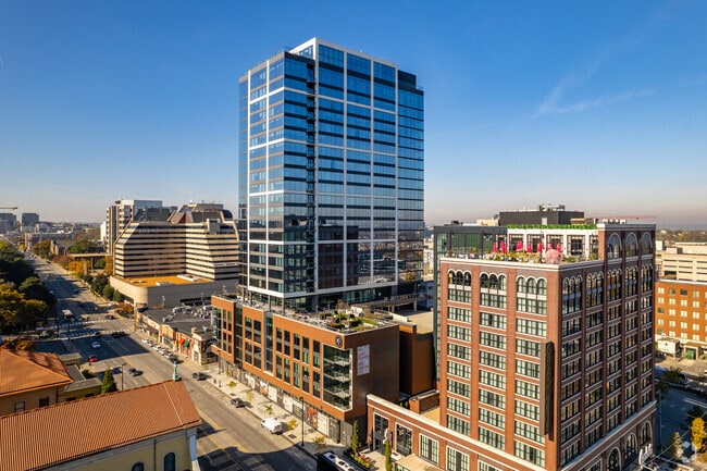 Building Photo - 2010 West End