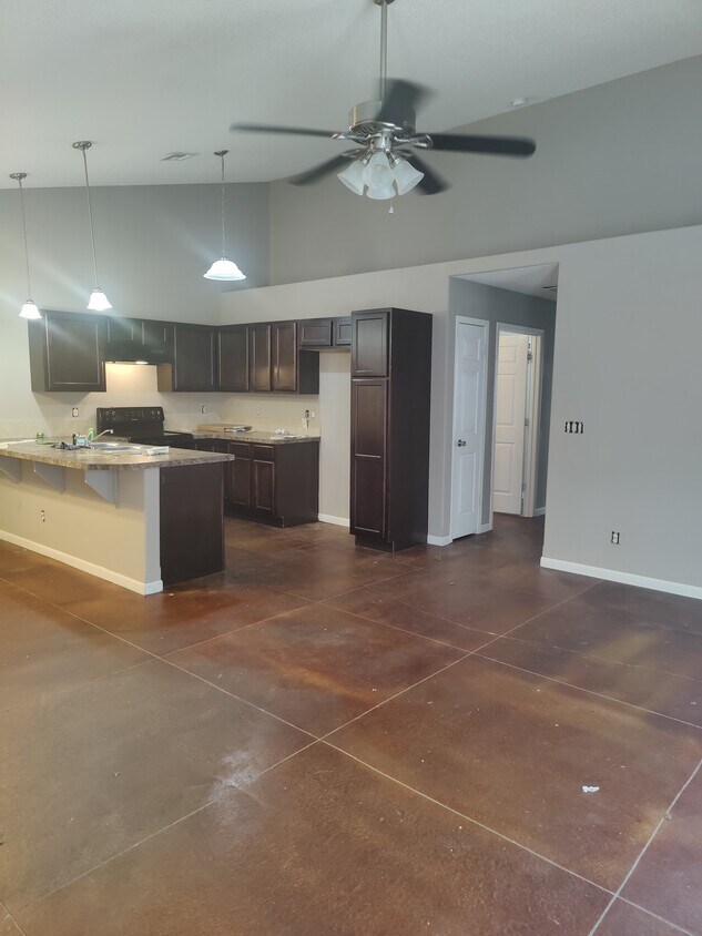 534 S Edgemoor St, Wichita, KS 67218 House Rental in Wichita, KS