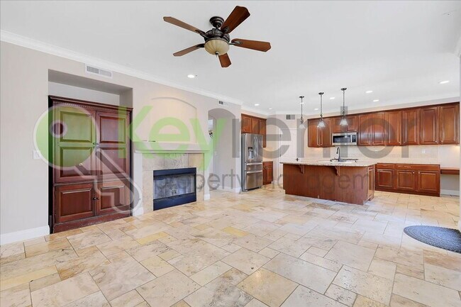 Foto del edificio - 6820 Cherry Ridge Cir