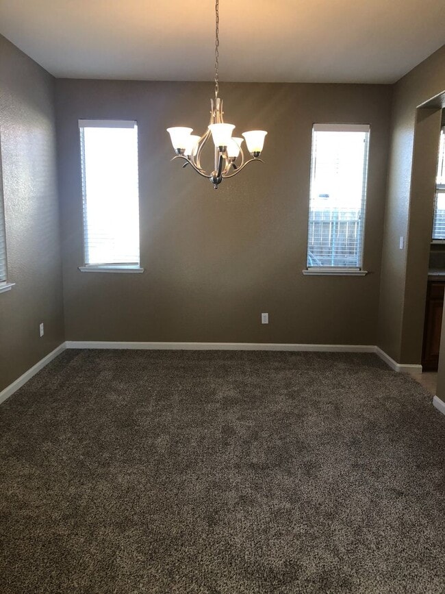 Building Photo - Huge 4 Bedroom + Loft 3 Bath Home for Rent!