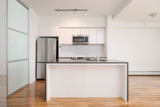 Building Photo - 289 6th Av E