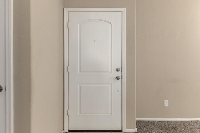 Foto del edificio - 7742 W Palm Ln