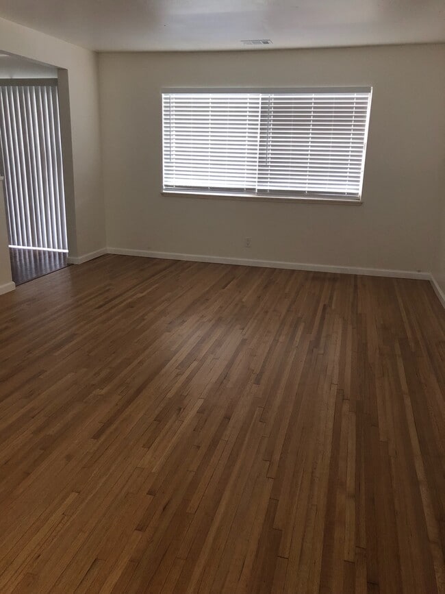 Foto del edificio - Charming 3 bedroom Riverside home!