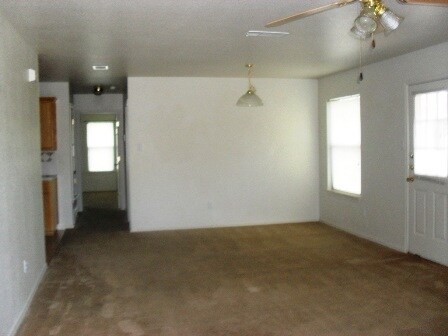 Foto del edificio - 305 Janelle Dr