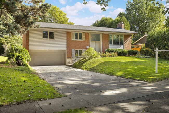 Photo du bâtiment - 239 Walden Dr