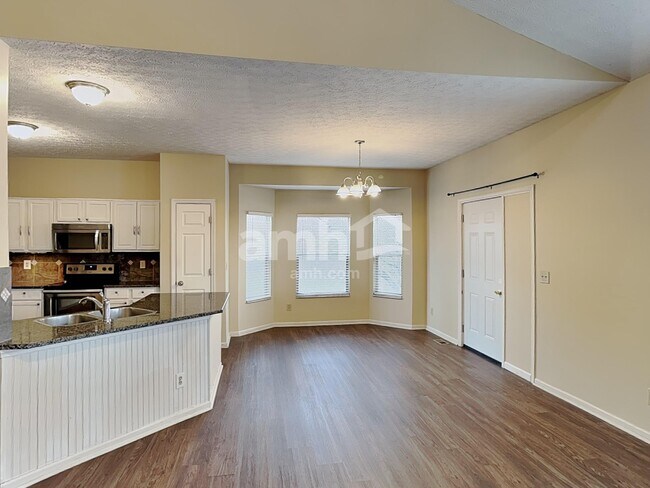 Foto del edificio - 742 Keltoncrest Dr