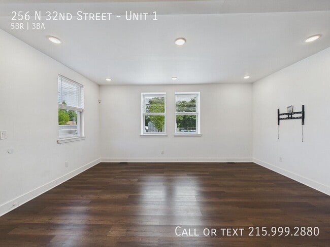 Building Photo - 256 N 32nd St