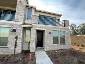 Building Photo - 10991 N Blackberry Dr