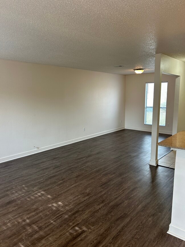 Building Photo - 67 Voda Ct