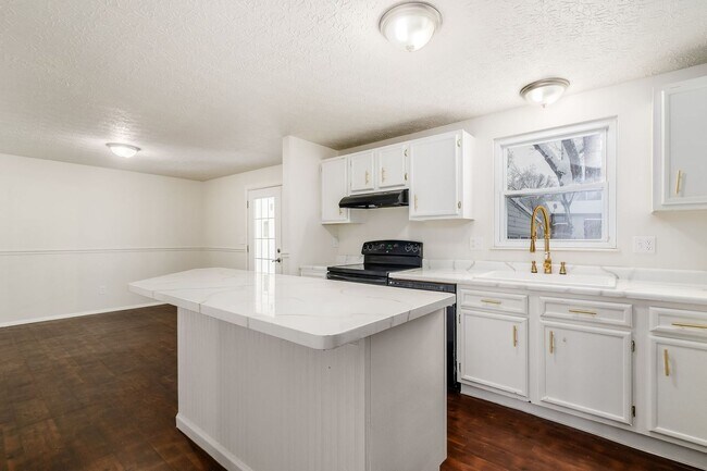 Foto del edificio - Beautifully Updated Reynoldsburg Home Near a Park!