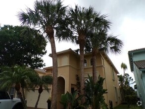 Building Photo - 4015 NW Deer Oak Dr