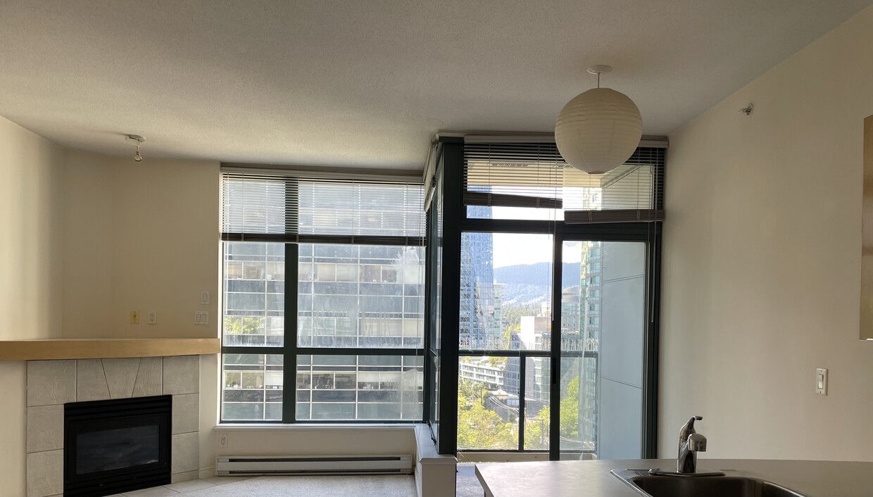 Photo principale - 1239 W Georgia St