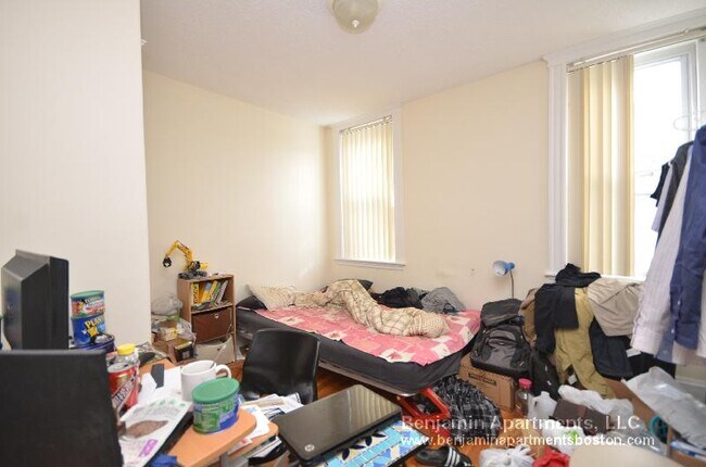 Building Photo - 5 Barrows St