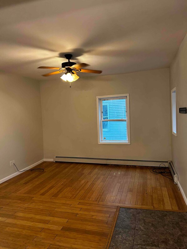 932 Capouse Ave Unit Downstairs, Scranton, PA 18509 Room for Rent in