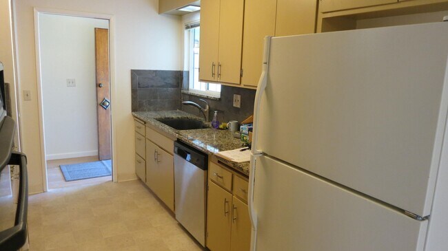 Building Photo - Single Level Concord Rancher