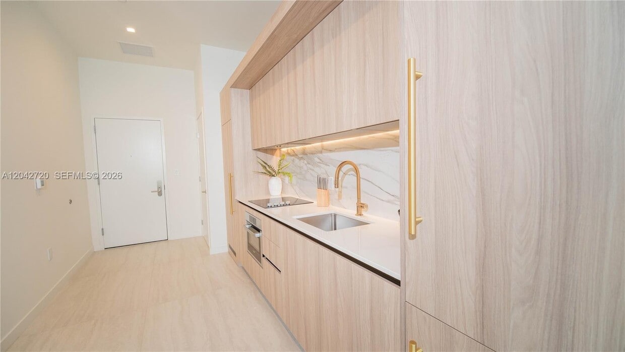 Foto del edificio - 77 SE 5th St