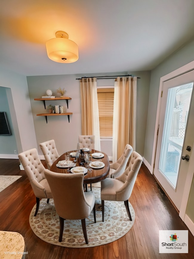 Foto del edificio - Updated - 3 bed 1.5 bath, with a detached garage