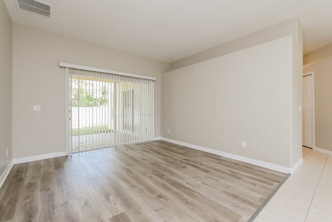 Building Photo - 15321 Sandy Hook Ln