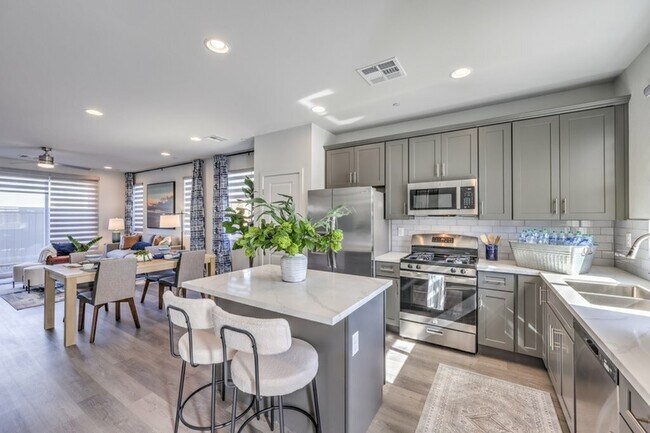 Foto del edificio - Serenity Townhomes