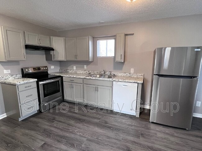 Building Photo - 902 E Marley Dr