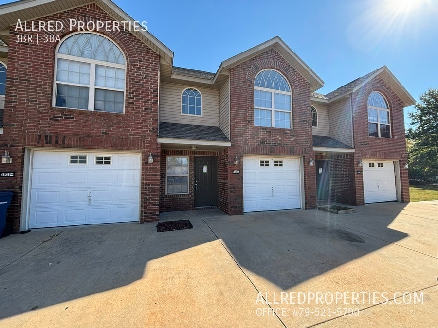 Foto principal - 2929 Meridian Pl