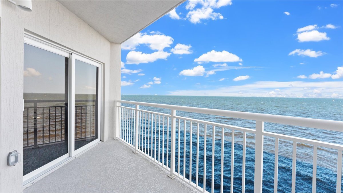 Foto principal - 1825 Riverside Dr