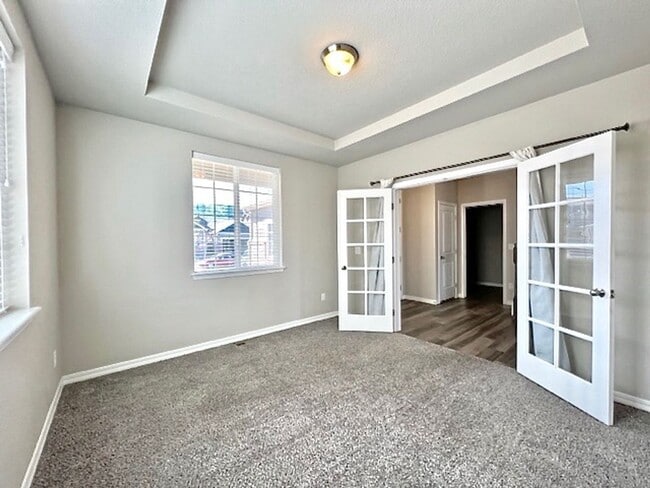 Building Photo - 5 Bedroom Home Close to Downtown Monument!!