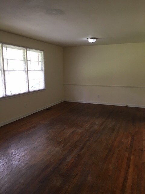 Building Photo - Beautiful home near VSU!